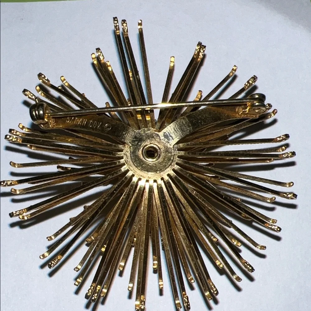 Sarah Coventry Gold and Brown Starburst Brooch - Picture 5 of 6